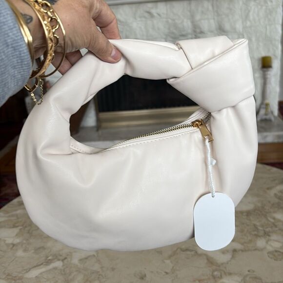 NWT Melie Bianco Alexandra Vegan Leather Top Knot Crescent Bag Soft Pink - Picture 3 of 9